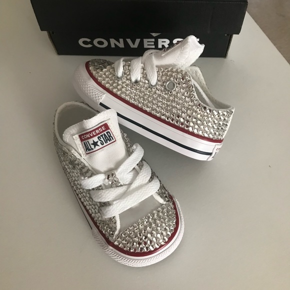 Custom-made rhinestone embellished kid’s Converse sneakers - Picture 5 of 8